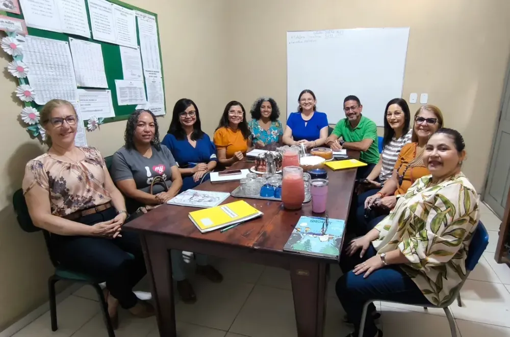 Primeira reunião da equipe gestora e coordenação pedagógica da Escola Estadual Clotilde Pereira marca início das atividades em 2026